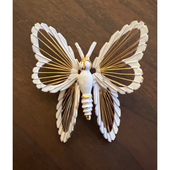 Monet Butterfly Brooch White Gold Vintage Unique Light Discreetly Elegant - Picture 11 of 13